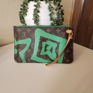 Louis Vuitton Hawaii Pouchette